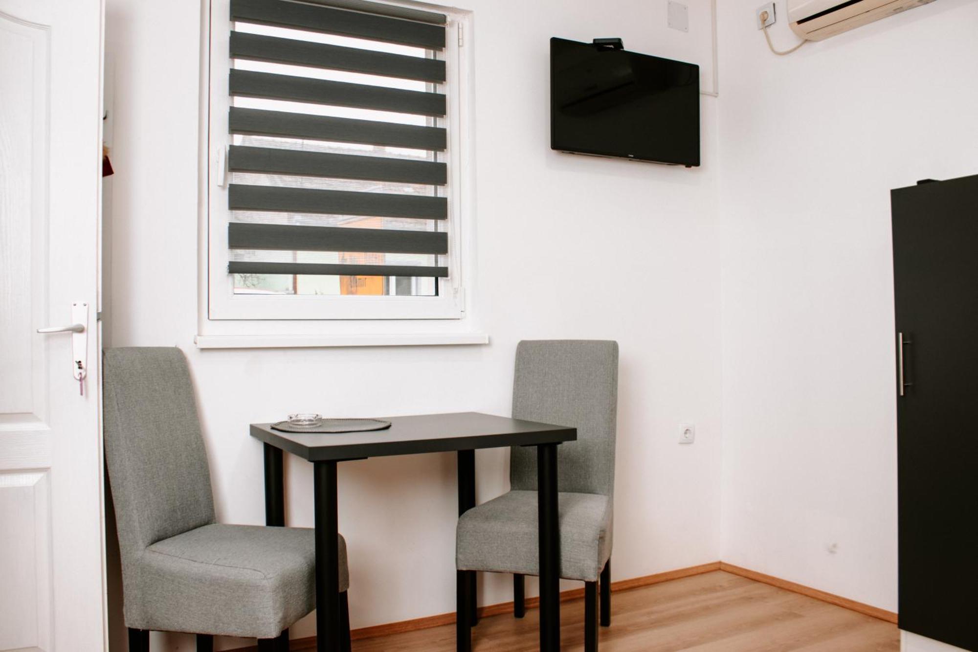 S. A. L. 2 Apartment ซเรนยานิน ภายนอก รูปภาพ